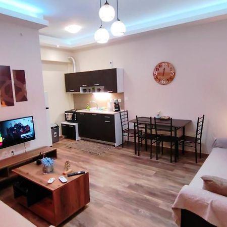 Theo Apartments 3 อาร์เตมีดา ภายนอก รูปภาพ