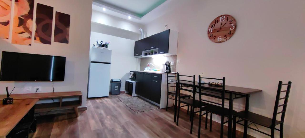 Theo Apartments 3 อาร์เตมีดา ภายนอก รูปภาพ